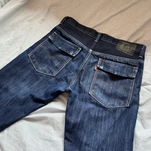 Levis jeans - Typ flare passform Levis jeans som tyvärr inte passar mig längre. Mid waist💖