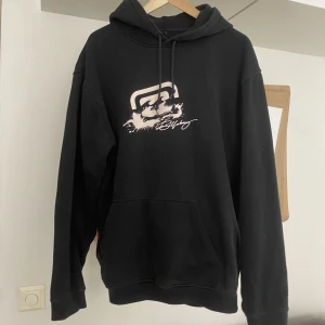 Hoodie - Svart hoodie, jag har för många liknande