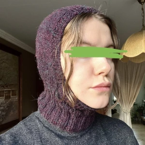 Balaclava - Köpt av en som stickat den hemma. Oanvänd. Köpt för 350. 