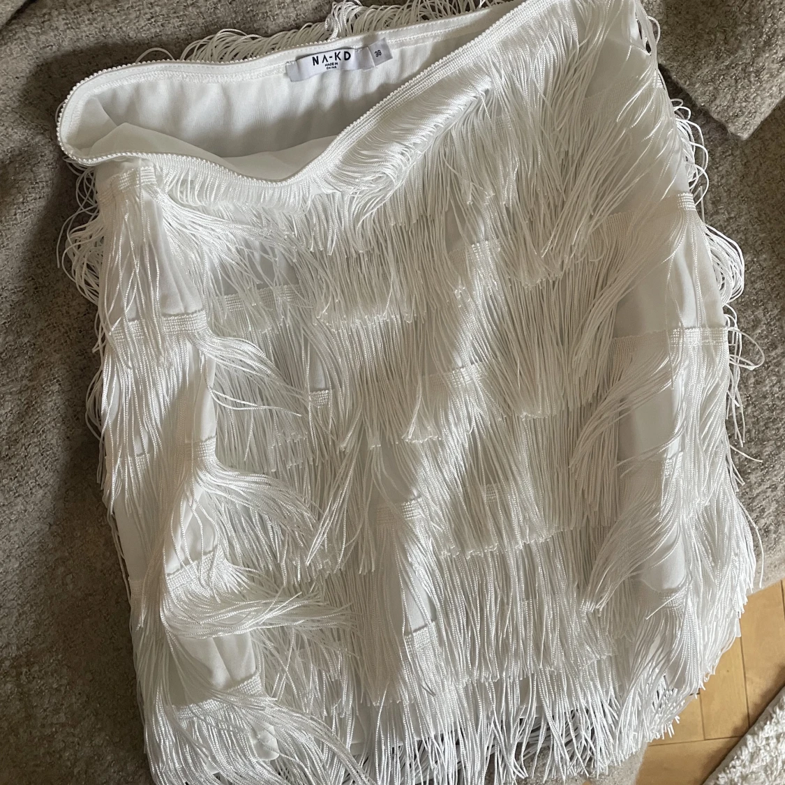 Kjol med ”fransar” - 91