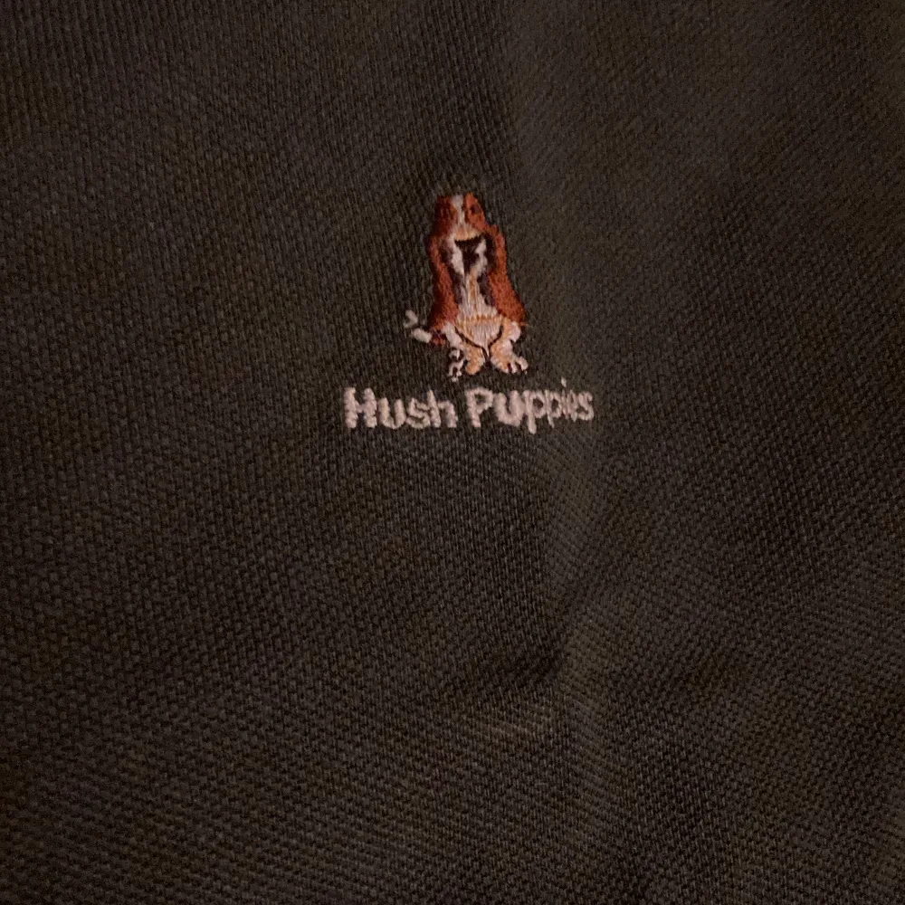 Hush Puppies piké i fint skick . T-shirts.