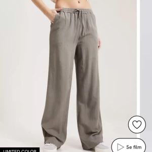 Linnebyxor  - Linnebyxor från Nelly.com i superfin grå/beige färg som är limited edition och nu slutsåld. Helt oanvända och prislappen är kvar. Stl 32, men skulle säga att de passar storlekarna 32-38. Bra längd o passar nog de mellan 165-180cm