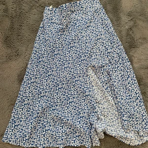 Blå-vit sommrig kjol - Strl S, jätte fin och sommrig
