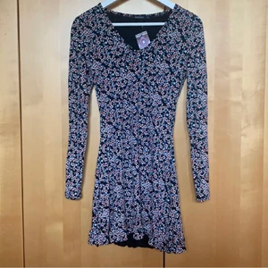 Klänning XS - Klänning från boohoo i stl 36, men liten i storleken så skulle säga att det är mer en  XS. 