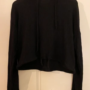 Svart tröja  - En otroligt skön tröja från Gina tricot. Perfekt för vardags.🤩☀️