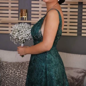 Klänning - Storlek s Amvänd 1 gång Nyrpis 5500kr