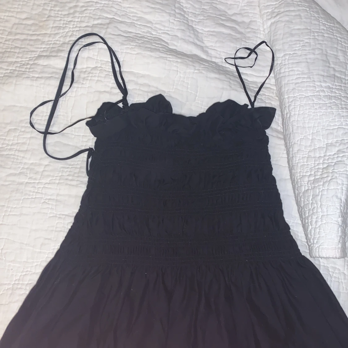 Lång svart klänning