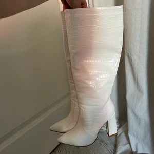 Stövlar  - Från shein aldrig använda, 10 cm klackhöjd❤️‍🔥 nypris var 380kr, frakt blir 55kr