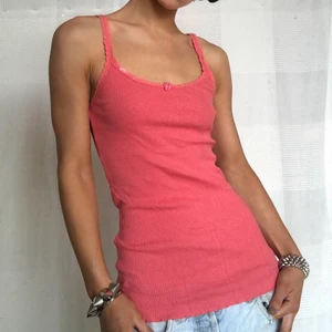 Linne - Jättegulligt linne i storlek m💝 fraktar för 44kr eller möts i Fridhemsplan 👼