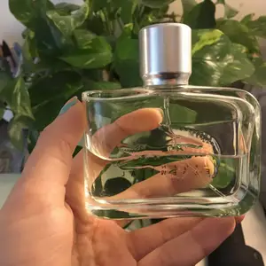 Säljer denna Lacoste parfym då den inte passar mig så längre, 75 ml flaska med 50% kvar, bra skick och passar för sommaren :) Ord. pris mellan ca 300-700