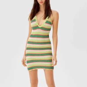 Virkad klänning  - Helt oanvänd klänning med lappar kvar.