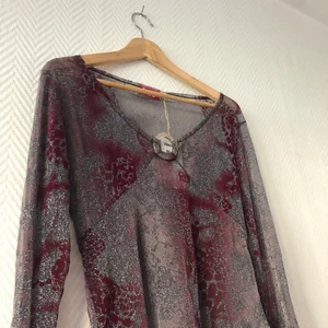 Vintage glittrig mesh top - Vintage bao therapy blus i glittrigt mesh material, storlek M/L. 🌟köparen står för frakten🌟