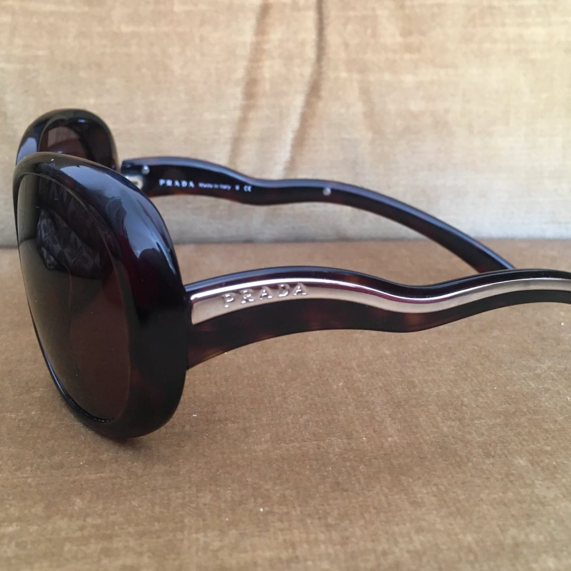 Prada solglasögon  - 90