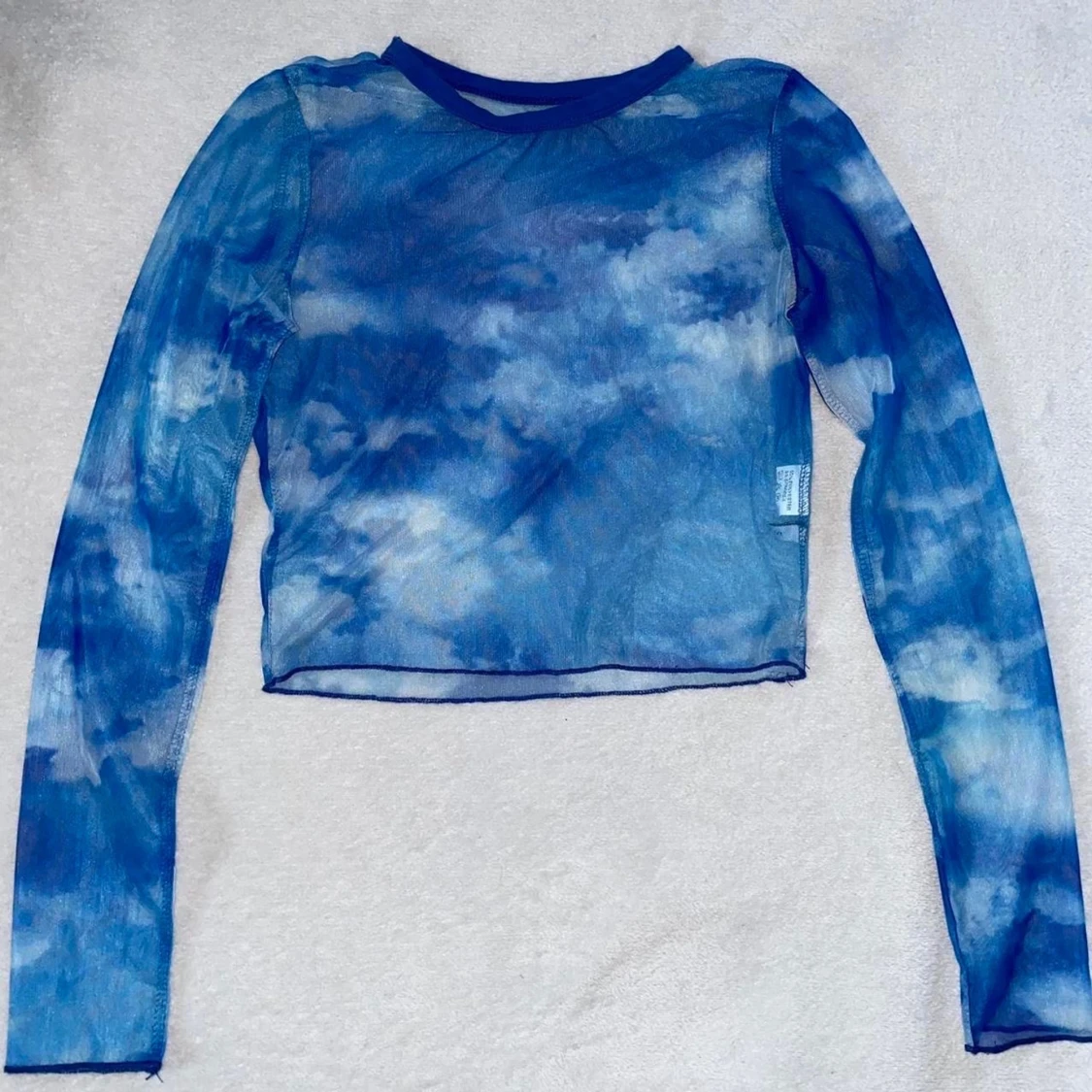 Mesh blå himmel & moln croptop