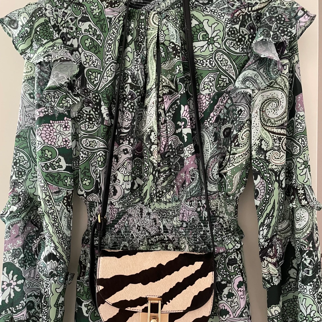 Supersnygg zebra-mönstrad skinnväska 