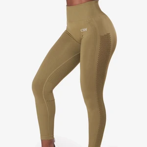 Icaniwill tights - Icaniwill dynamic seamless tights. Jättefina på, använda några ggr men som nyskick. Storlek xs. Nypris 699kr. Kan posta