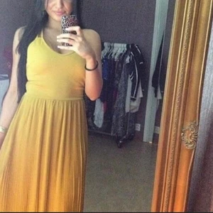 Gul klänning  - Gul klänningen i strl S