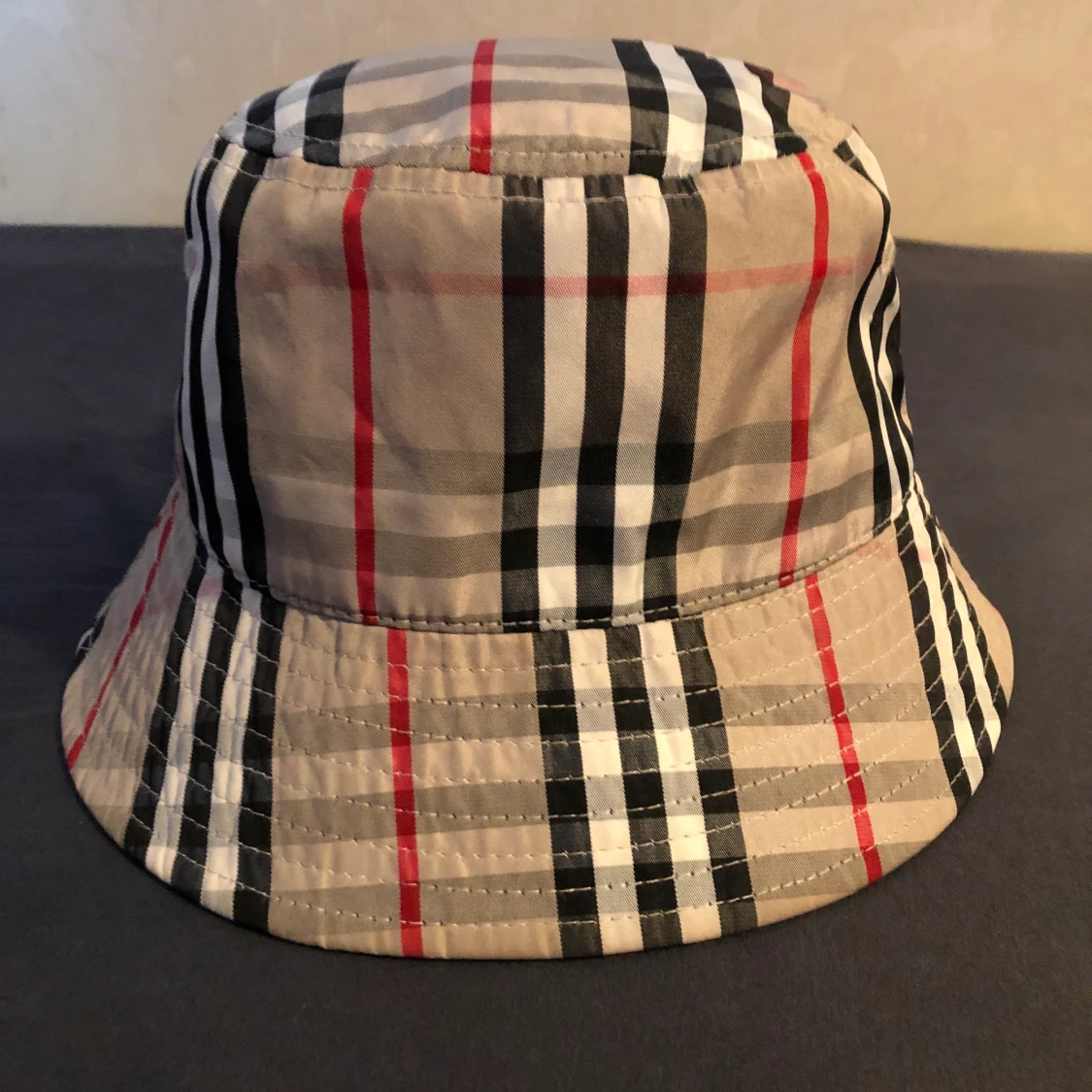 Burberry fiskehatt storlek S/M