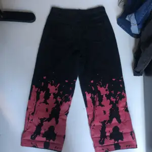 baggy pants worth 900kr barely used  good condition and quality
