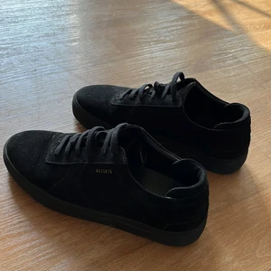 Axel arigato skor - Har knappt använt dom få tak gånger 