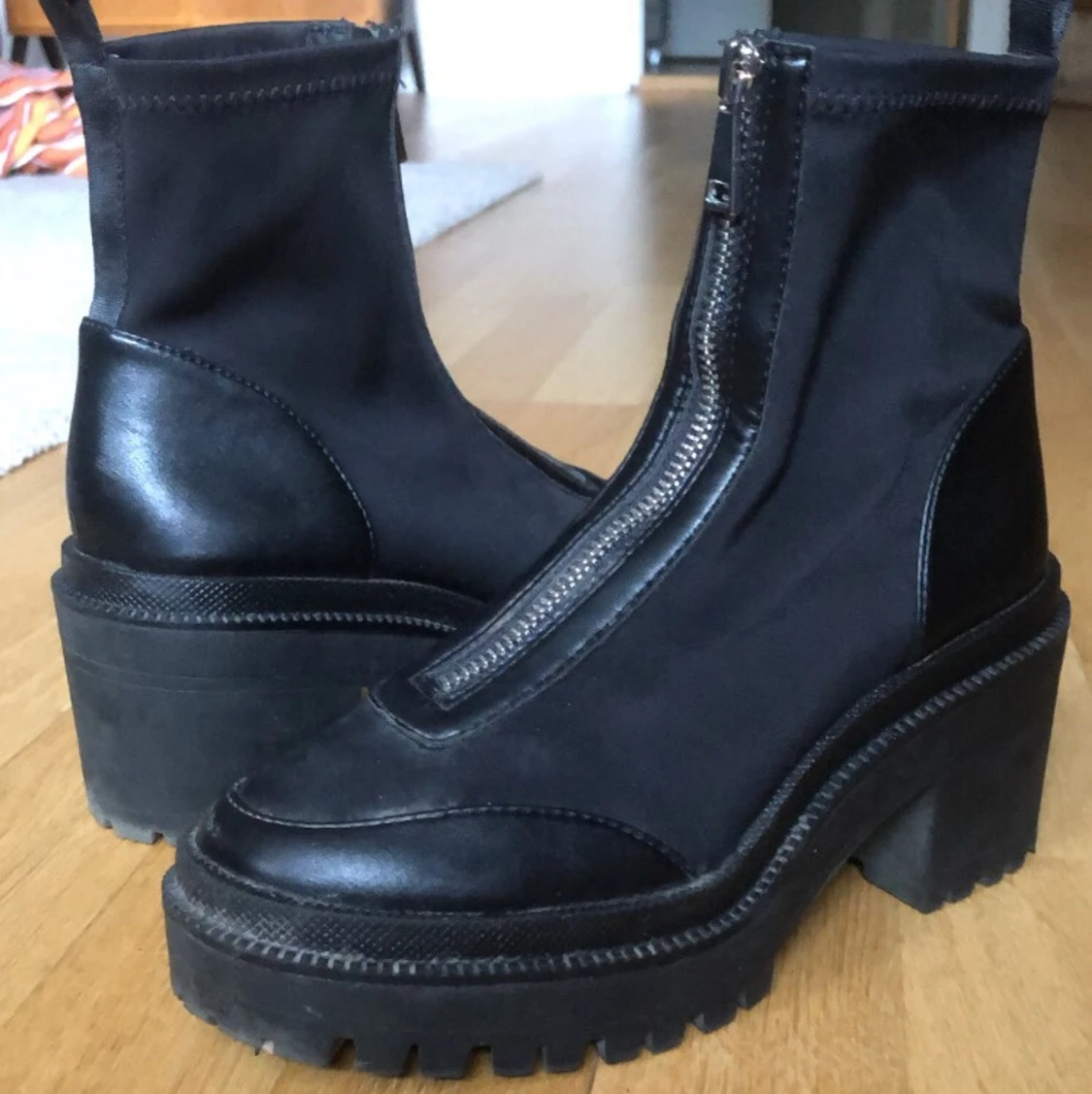 Stradivarius svarta ankellånga chelseaboots strl 36 - 90