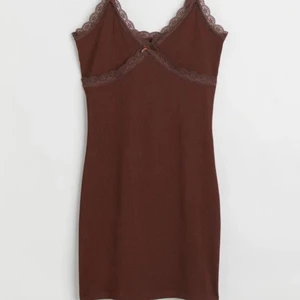 Brun klänning  - Storlek: S Helt ny! 