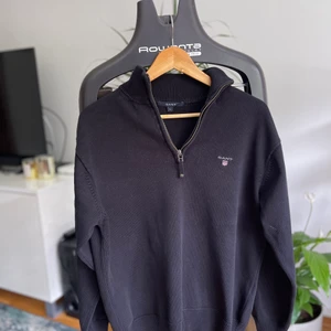 Gant  - Stickad tröja från Gant i L storlek. Använt vid några tillfällen. 