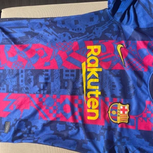 Fc Barcelona tröja  - Nya modellen, köpt ifrån Spanien. Storlek M