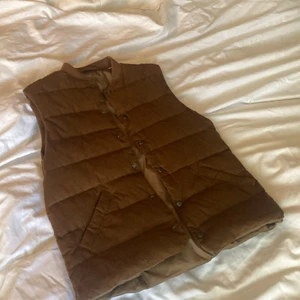 Väst Stenströms - Stenströms väst, ej använd. Har storleken M men ganska liten i passform så funkar även som S. Skriv för mer info.