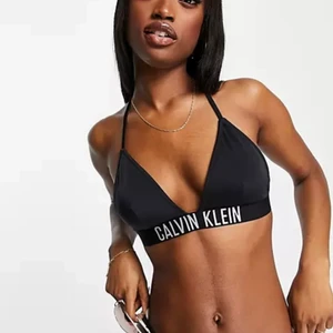 Calvin Klein bikini  - Äkta bikini i Storlek S, knappt använd och jätte fin. Går att köpa en del eller båda. Kom prov för mer info💕🥰 inget fast pris