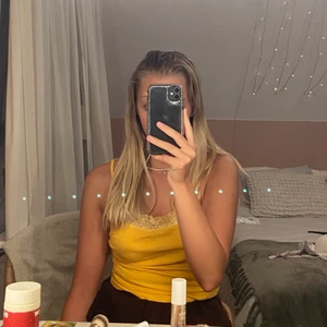 Gulligt linne - Gulligt linne med spets