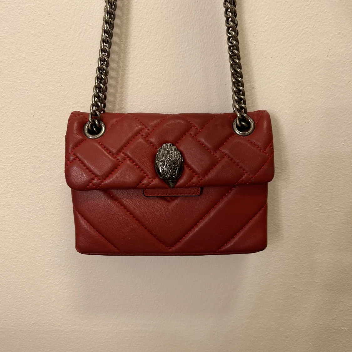 Vinröd Kurt Geiger väska - 91