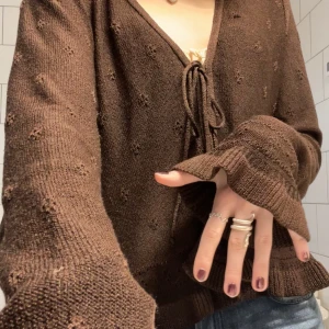 Kofta - Fin brun kofta köpt på sellpy 🌟 Inga fläckar eller skador 