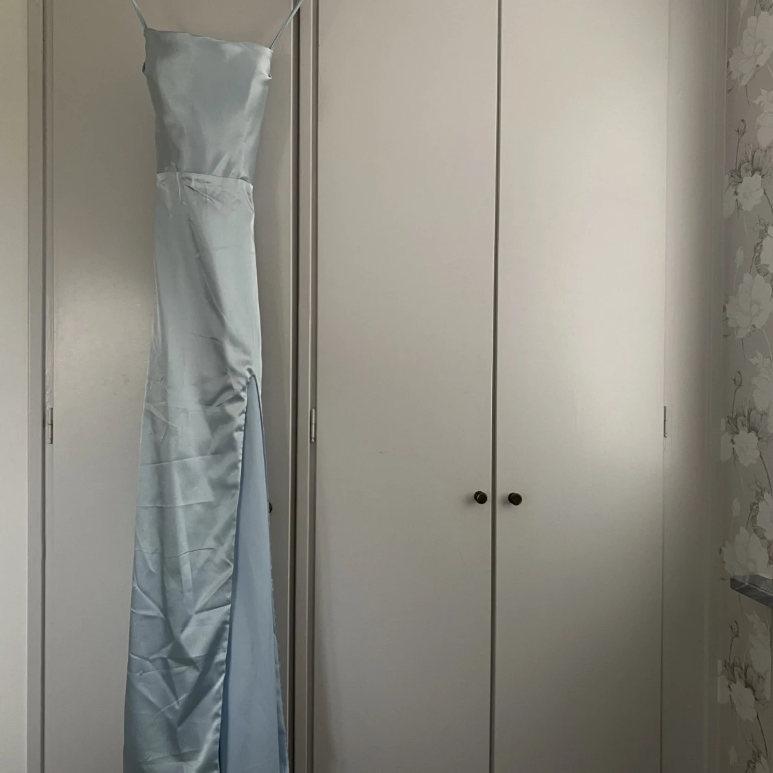 Ljusblå silkes klänning  - 90