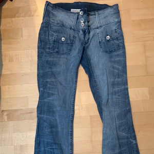 Y2K jeans strl 42 - Jeans från Lindex i strl 42 , bra kvalite 