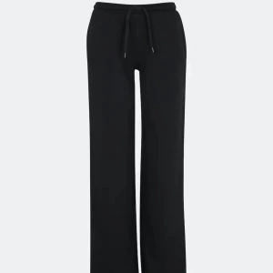 Low waist mjukis byxa  - Säljer dessa populära low waist byxor från bikbok i svart och grått!🤩 ny pris 400, säljer för 280! Skriv för fler bilder☺️