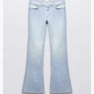 säljer dessa zara jeans i stl 38/M. Dom är använda få gånger och är för stora för mig💕