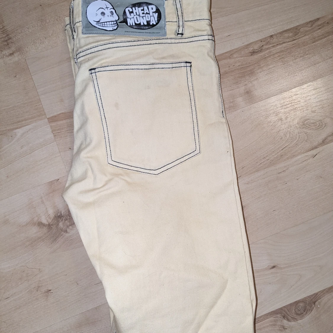 Gula smala Cheap Monday 