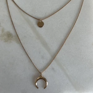 Halsband  - Ett halsband från H&M 