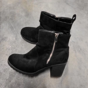 Stövlar stl 38 - Stövlar stl 38. Använt 2ggr