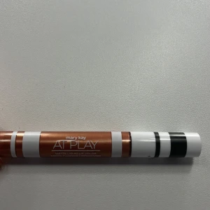 Läppglans - Ett helt nytt leppglans som är i färgen Matte Flüssige. Och är i från Mary Kay.