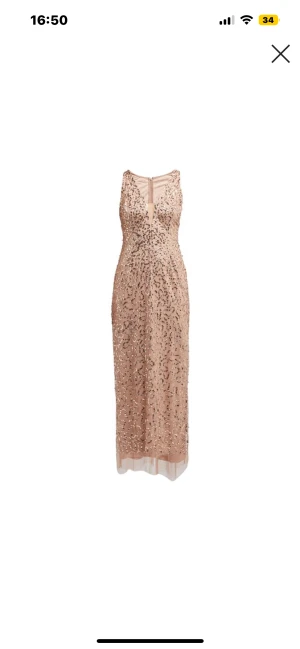 Balklänning  - Köpt från bestsecret för 600kr Säljes pågrund av fel storlek. Aldrig använd och prislapp finns kvar!
