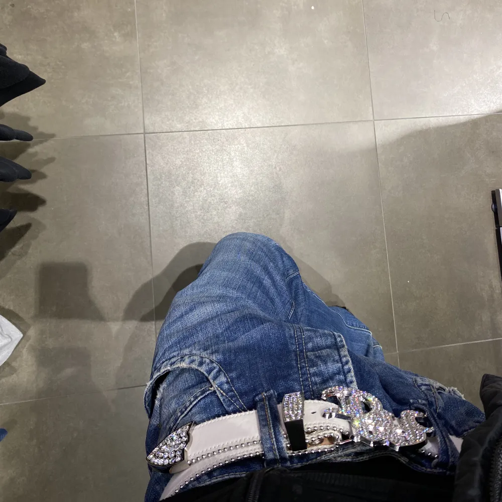 säljer mina tvär fina jack n jones jeans som sitter perfekt priset kan diskuteras😉. Jeans & Byxor.