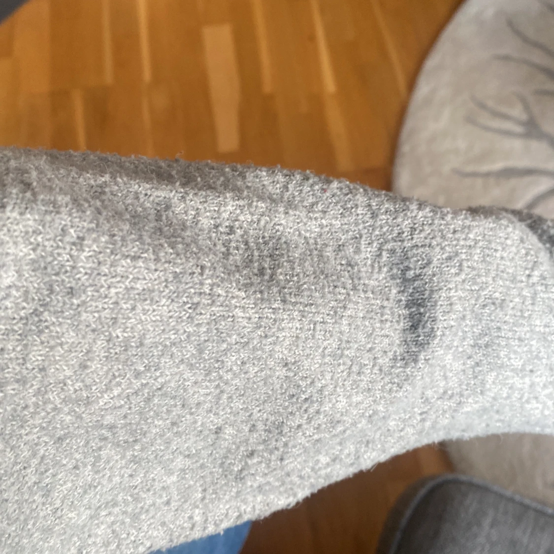 Grå stickad tröja - 91