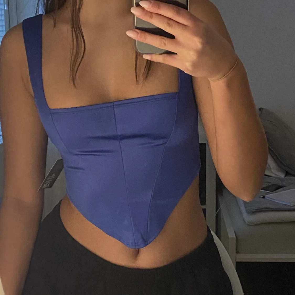 Blå korsett satin från Nelly - 90