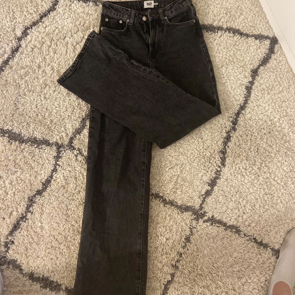 Säljer dessa svarta jeans från lager 157, super fint skick skick. Skriv för mer detaljer 💞. Jeans & Byxor.
