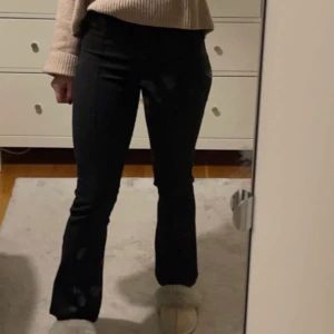 Lågmidjade kostymbyxor  - Supeeeer snygga kostymbyxor, som jag köpte för en månad sen så de är som nyskick!