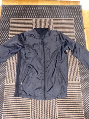 Nike tunn jacka - Storlek 150  