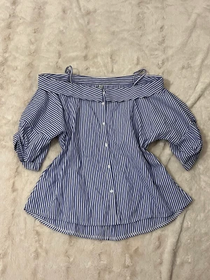 Skjorta - Gammal skjorta från newyourker.💕 är en Xs men passar som en S