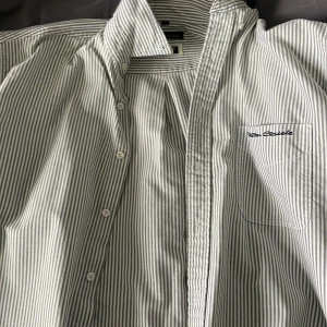 Randig skjorta  - Oversized skjorta 